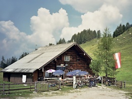 Salaš s restaurací na náhorní planině Postalm