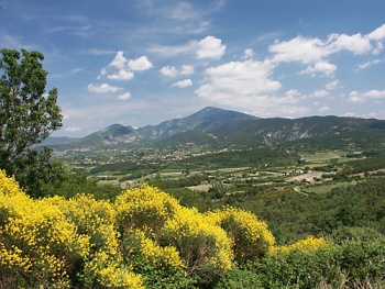 Hora Mont Ventoux od Suzette v Dentelles de Montmirail