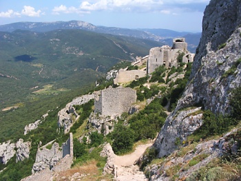 Výhled z hradu Peyrepertuse