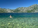 Koupání v křišťálově čisté vodě v Risanském zálivu