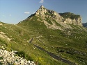 Serpentiny do sedla Sedlo (1 907 m n. m) pod vrcholem Zupci (2 148 m n. m.)