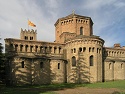 Románský klášter Monestir de Santa Maria v Ripollu