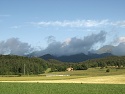 Hřeben Serra de Sant Amanc nad údolím řeky el Ter před Sant Joan de les Abadesses