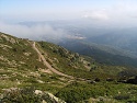 Jižní výhled přes silnici vedoucí na Turó de l'Home v Montsenách