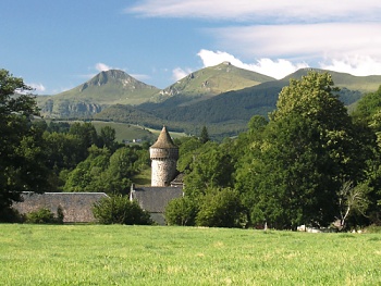 Výhled k Puy Mary v pohoří Cantal