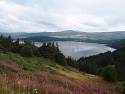 Výhled přes Lac d'Issarlès od Col de Gage