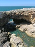 Skalní most Boca do Inferno u letoviska Cascais na pobřeží Atlantiku