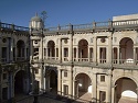 Nádvoří kláštera Convento de Cristo v Tomaru