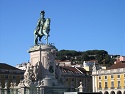 Socha Dona José na Praça do Comércio v Lisabonu