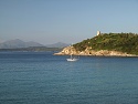 Výhled od kempu Villaggio Telis k Torre San Gemillano