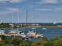 Přístav s jachtami v letovisku Porto Cervo na Costa Smeralda