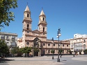 Kostel Iglesia de San Antonio de Padua na náměstí v historickém centru Cádizu