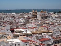 Výhled z Torre Tavira na Cádiz