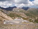 Závěrečné serpentiny od chaty na Col du Galibier