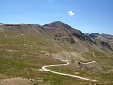 Col de la Bonette (2 715 m) a Cima de la Bonette (vrchol 2 860 m, silnice 2 802 m) od Col de Restefond