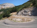 Stoupání serpentinami na Col de Rousset