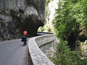 V soutěsce Gorges de la Bourne ve vápencovém masivu Vercors