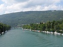 Nidau-Büren-Kanal ústí do jezera Bielersee u města Biel/Bienne