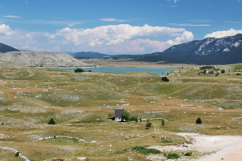 Blidinje jezero v krasové pánvi Dugo polje