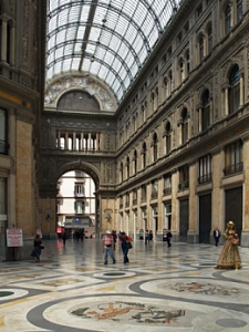 Galleria Umberto I. v centru Neapole