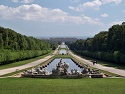 Rozhlehlý park královského paláce v Casertě