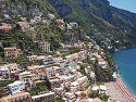 Positano – velmi drahé luxusní letovisko s barevnými domy na Amalfském pobřeží